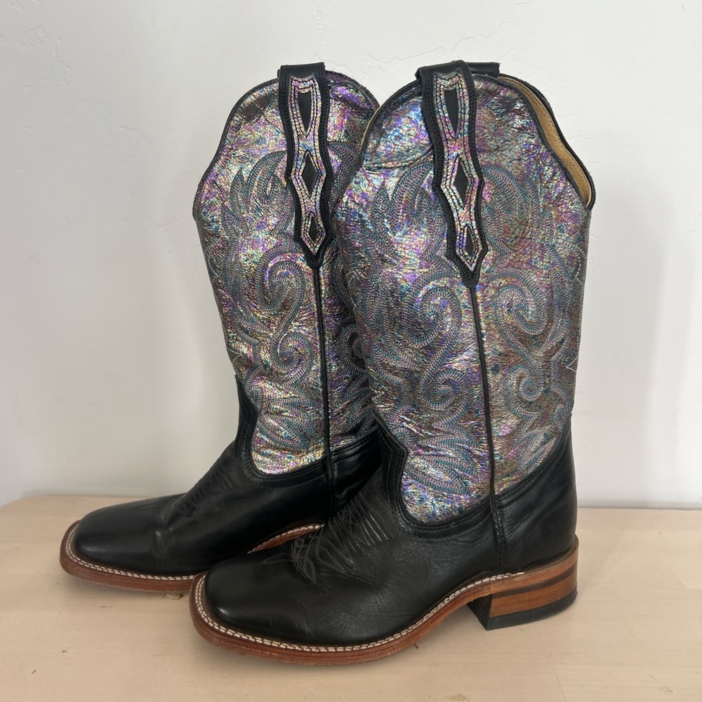 Boulet cowgirl boots in excellent condition.